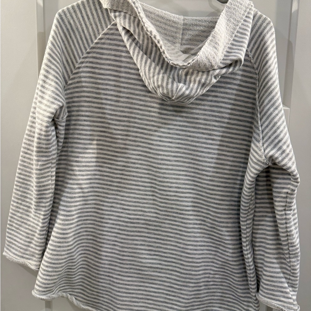 Ocean Drive Surfer Style Gray Striped Hoodie - Picture 2 of 4